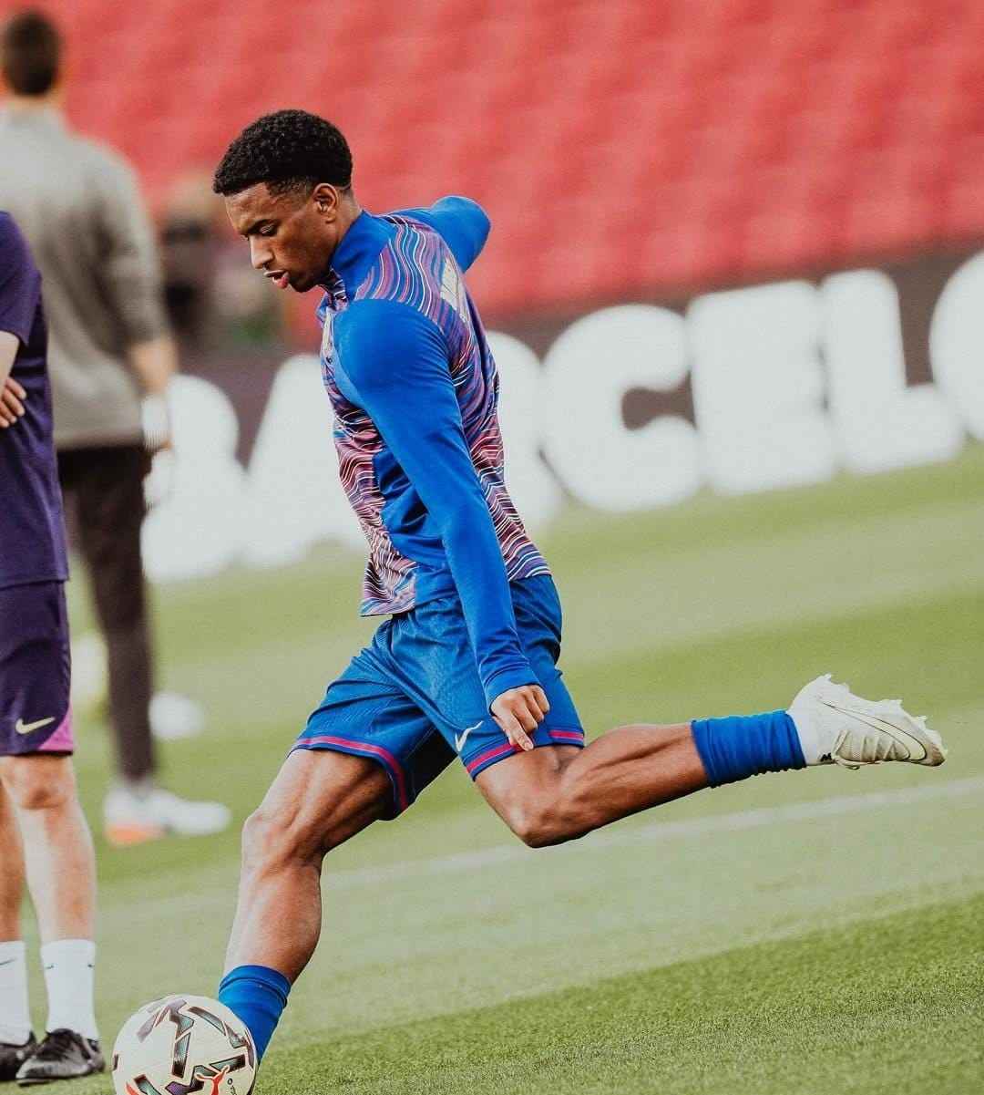 5 Bek Sayap Muda Terbaik Barcelona: Kandidat Pilar Masa Depan