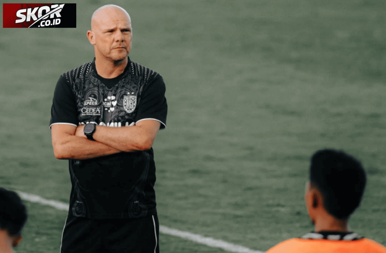 Johnny Jansen Siap Raih 3 Poin dari Persijap