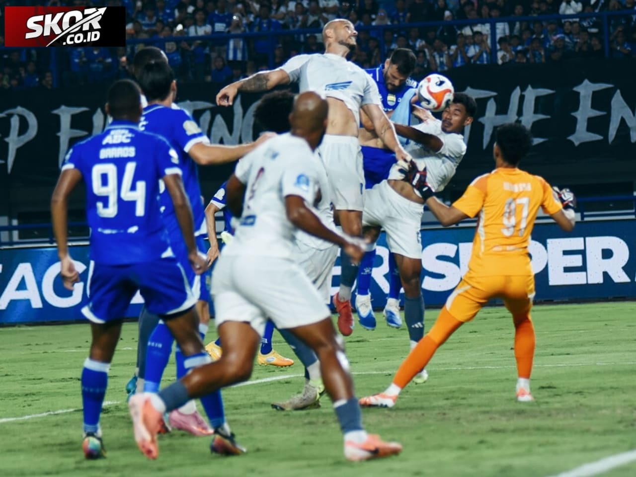 Kalahkan PSM 0-1, Persib Bandung Puncaki Klasemen