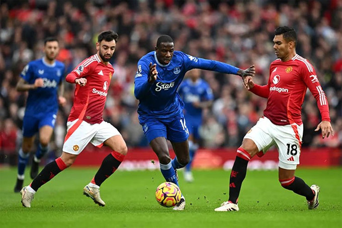 Prediksi Skor Manchester United vs Everton: Duel Seru EPL