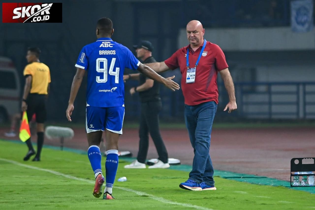 Pelatih Persib Pasti Kirim Surat Protes Soal Kinerja Wasit Lawan Persis